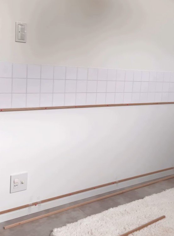 【韓国カフェ風DIY】自室の壁を、爽やか白ベースの〈おしゃれなカフェ風〉に大変身！「シンプルでもかわいい」と話題