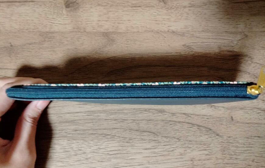 筆者撮影（セリア、ペンケース ウィリアム・モリス デザイン）