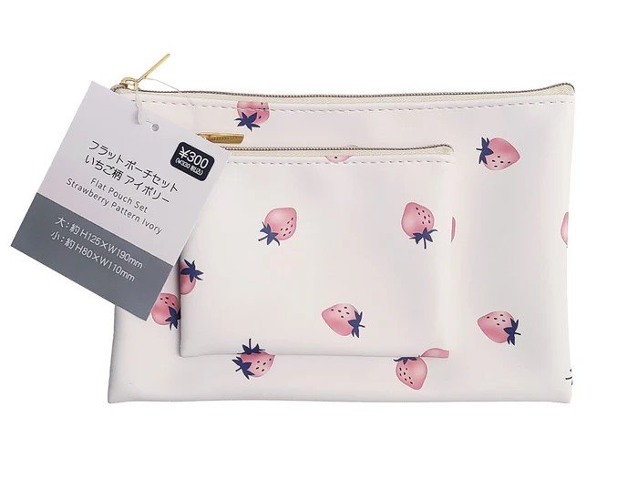 出所：ダイソー公式　グレス　フラットポーチセット　いちご柄ＩＶ