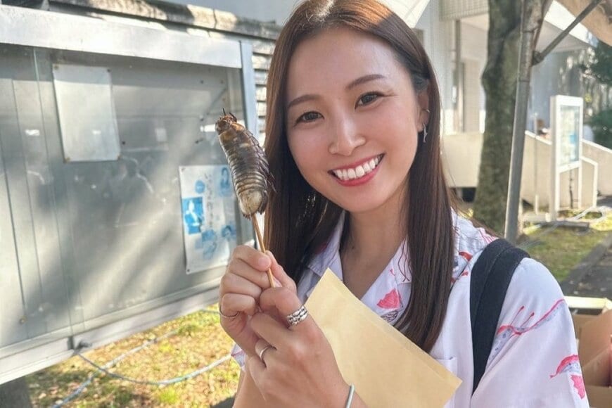 大学の学園祭で販売されていた「珍グルメ」　まさかの生物の串焼きに思わず目を疑う