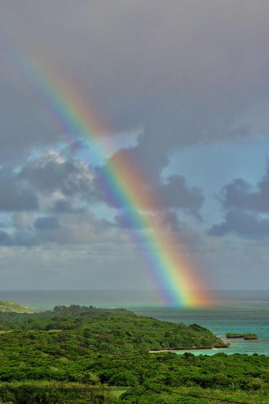 石垣島から見える虹と海