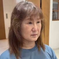 強い癖毛に悩む女性　「パーマ風ショート」で激変した姿が話題