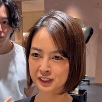 「髪のクセが左右違って毎朝大変…」と悩む女性がショートで変身！「女優さんみたい」と絶賛