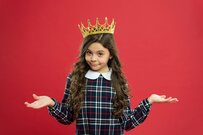 よその子を叱るのは、その家庭の育児を否定する？「マナーの悪い子」への対処、正解とは