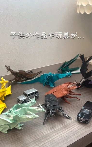 変身前の子どものおもちゃと作品