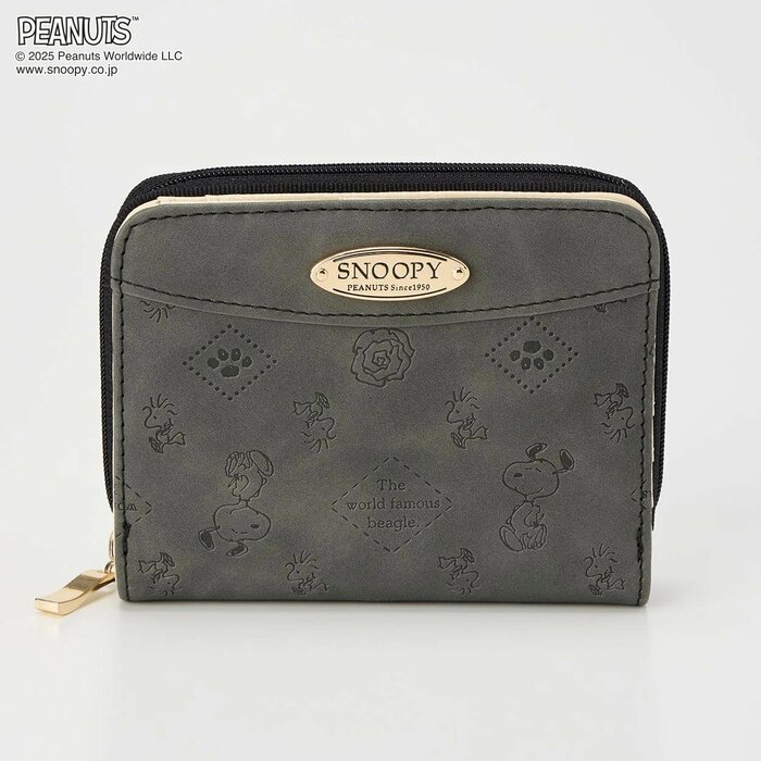 コンパクトさを求める方にぴったりの折財布タイプ