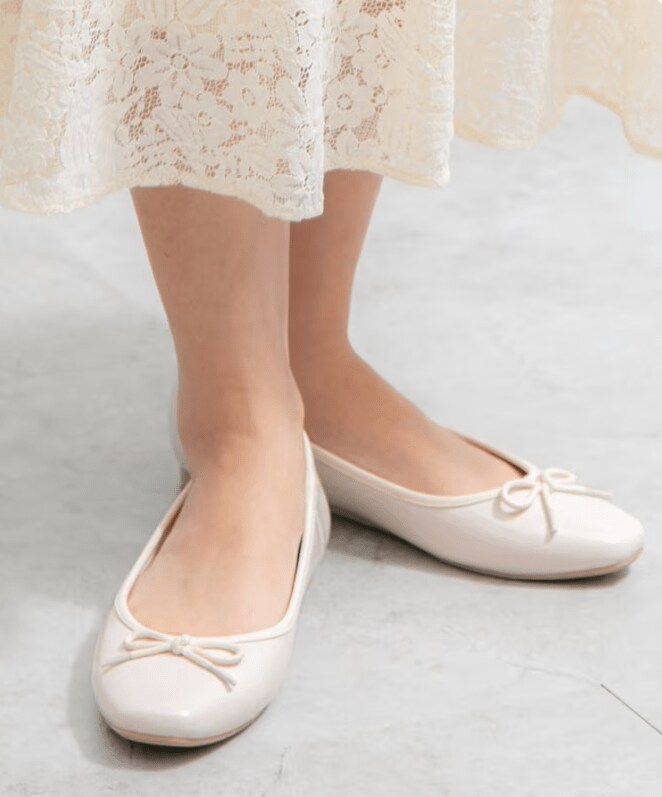 シンプルなデザインなので、季節問わず合わせやすいアイテム