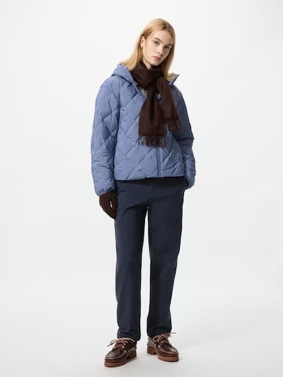 シルエットの悩みを解消するために計算された「スリムテーパードシルエット」を採用