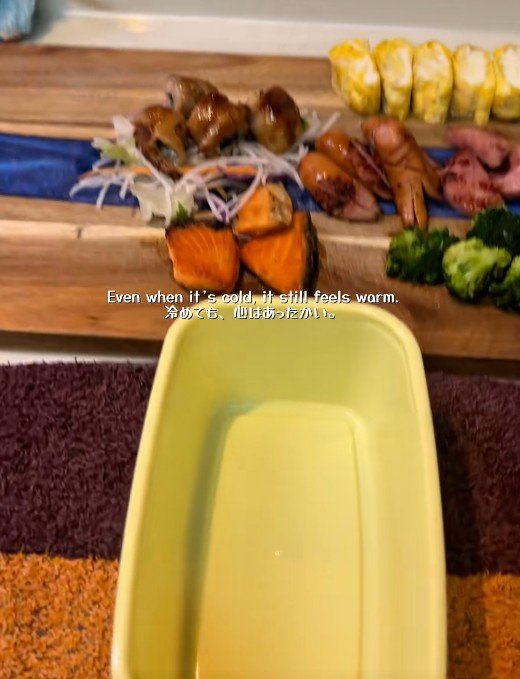 父が高校生の娘へ早朝から作る　ごはんの上に「大葉肉巻き＆鮭のっかった」愛情弁当がおいしそう