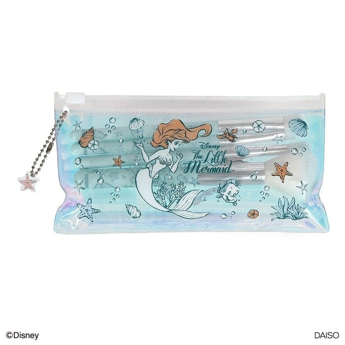 出所：ダイソー公式　メイクブラシセット、LMT（リトル・マーメイド）