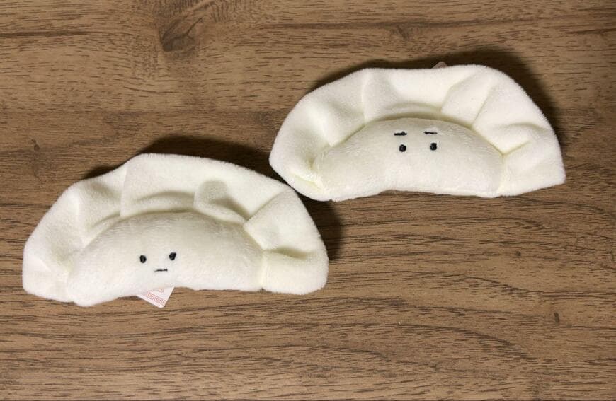 セリア、餃子ぬいぐるみキーチェーン筆者撮影写真