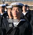 【海自教育隊の一日】「規律正しく機敏→大盛ご飯ににっこり」訓練中とのギャップが微笑ましいと大反響！