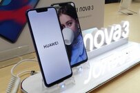 スマホ複眼化加速でCMOSセンサー市場は19年も好調キープ