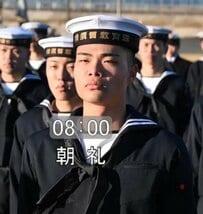 【海自教育隊の一日】「規律正しく機敏→大盛ご飯ににっこり」訓練中とのギャップが微笑ましいと大反響！