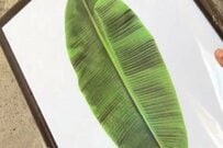 【100均DIY】ダイソーグッズだけで子どもの作品を手軽に飾れる「おしゃれ作品ボード」が完成