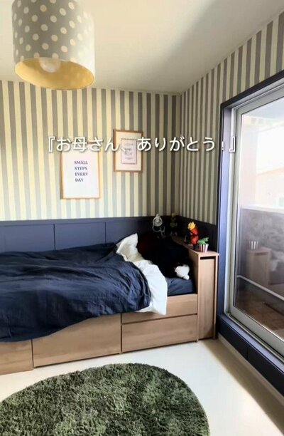 ベッドを置いた完成後の部屋