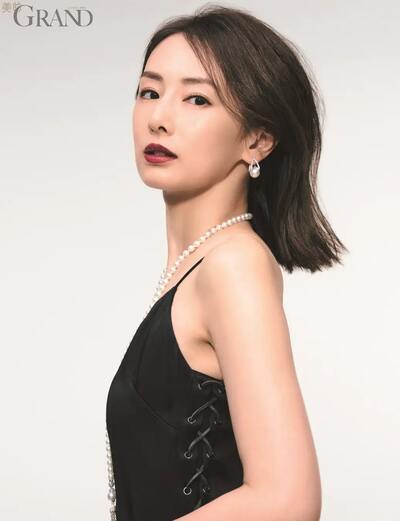 北川景子の『美的GRAND』冬号ビジュアル