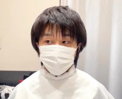 【激的イメチェン】芸能人風のヘアスタイルを希望するマスクの男性が髪をバッサリとカット！驚きのビフォーアフターに視線集中