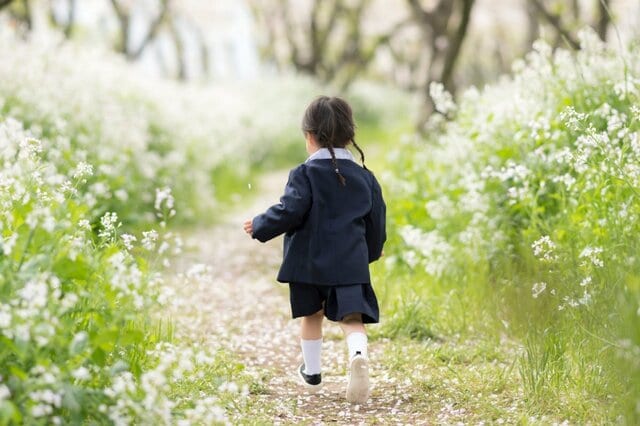 2024年12月に前倒しの「児童手当」拡充と「教育費」の現状：子育て世帯の負担はどう変わる？
