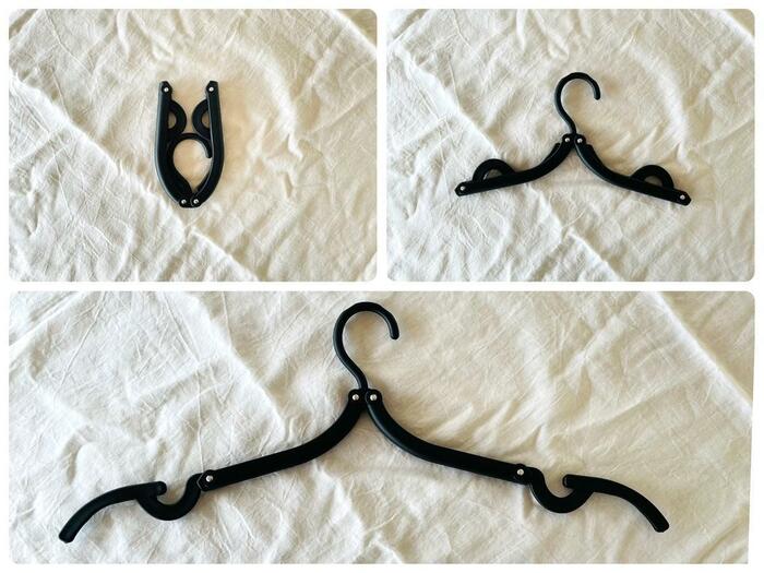 携帯折りたたみハンガー（写真左上→右上→下の順で開く）