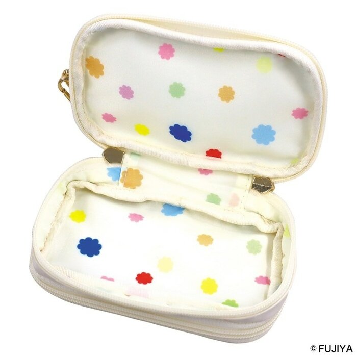 ぱかっと開くので中身が見やすい