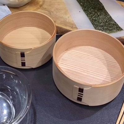 【旦那弁当】〈白身フライ〉の断面が食欲をそそる「おにぎり弁当」が彩り豊かで美しいと話題