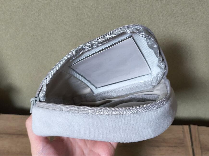 筆者撮影（ダイソー、Ｙ２Ｋゲーム機ポーチ）