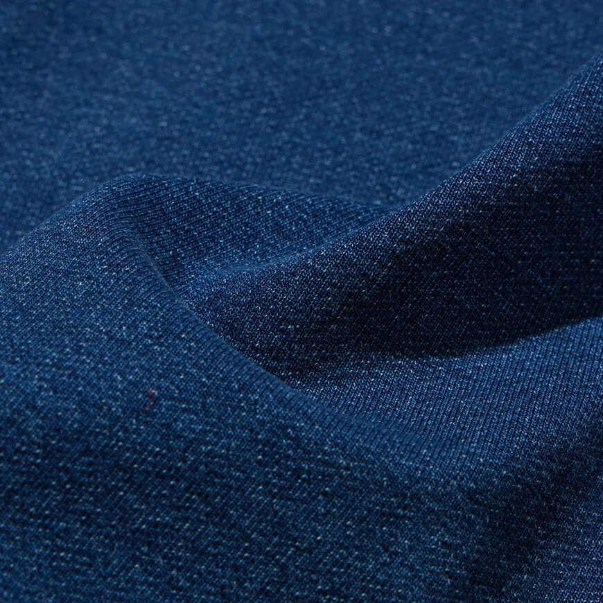 出所：GU公式　デニムスウェットバレルレッグパン