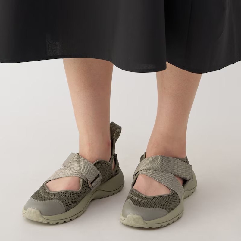 メッシュスニーカーサンダル