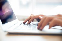 数年前に購入したバーチャルキーボードを発見　実際に使用してポストをした結果に「でもロマンはある」