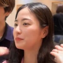 半年ぶりの美容室で女性がばっさりカット！セミロングから『軽やかなボブ』へスタイルチェンジに注目