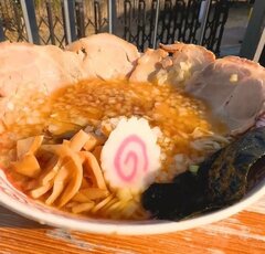 東京都の道の駅で味わう「八王子ラーメン」　醤油スープと生玉ねぎの組み合わせに「絶妙なバランス」「最高ですね」