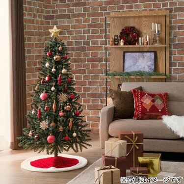 ニトリ「3000円以下の人気クリスマスツリー」3選。シンプルから定番