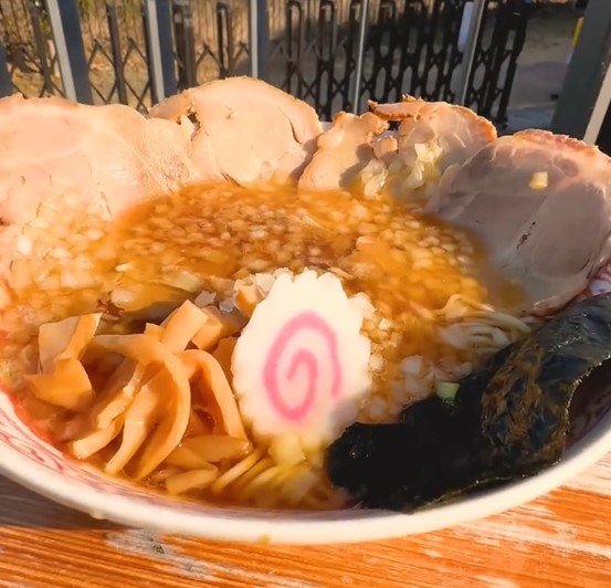 東京都の道の駅で味わう「八王子ラーメン」　醤油スープと生玉ねぎの組み合わせに「絶妙なバランス」「最高ですね」