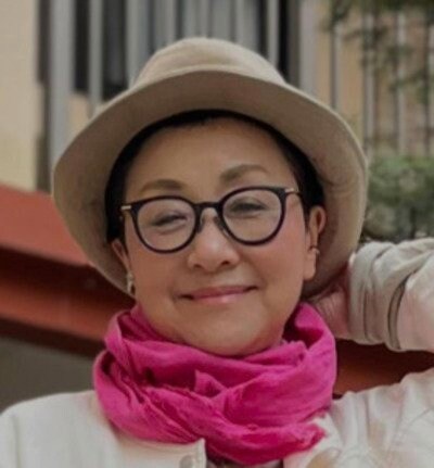 【64歳マダム】〈ヒョウ柄ボトムス〉で大人カジュアルコーデ！「スタイリッシュで可愛い！」「とっても素敵」の声