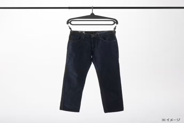 フック部分は折りたたみもできるので襟を伸ばさずにハンガーを通せるすぐれもの