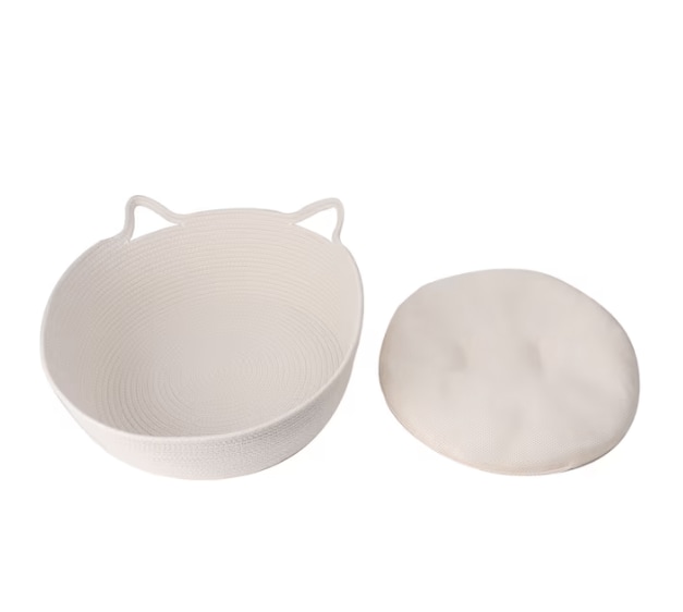 猫耳のデザインがかわいらしいペットベッド