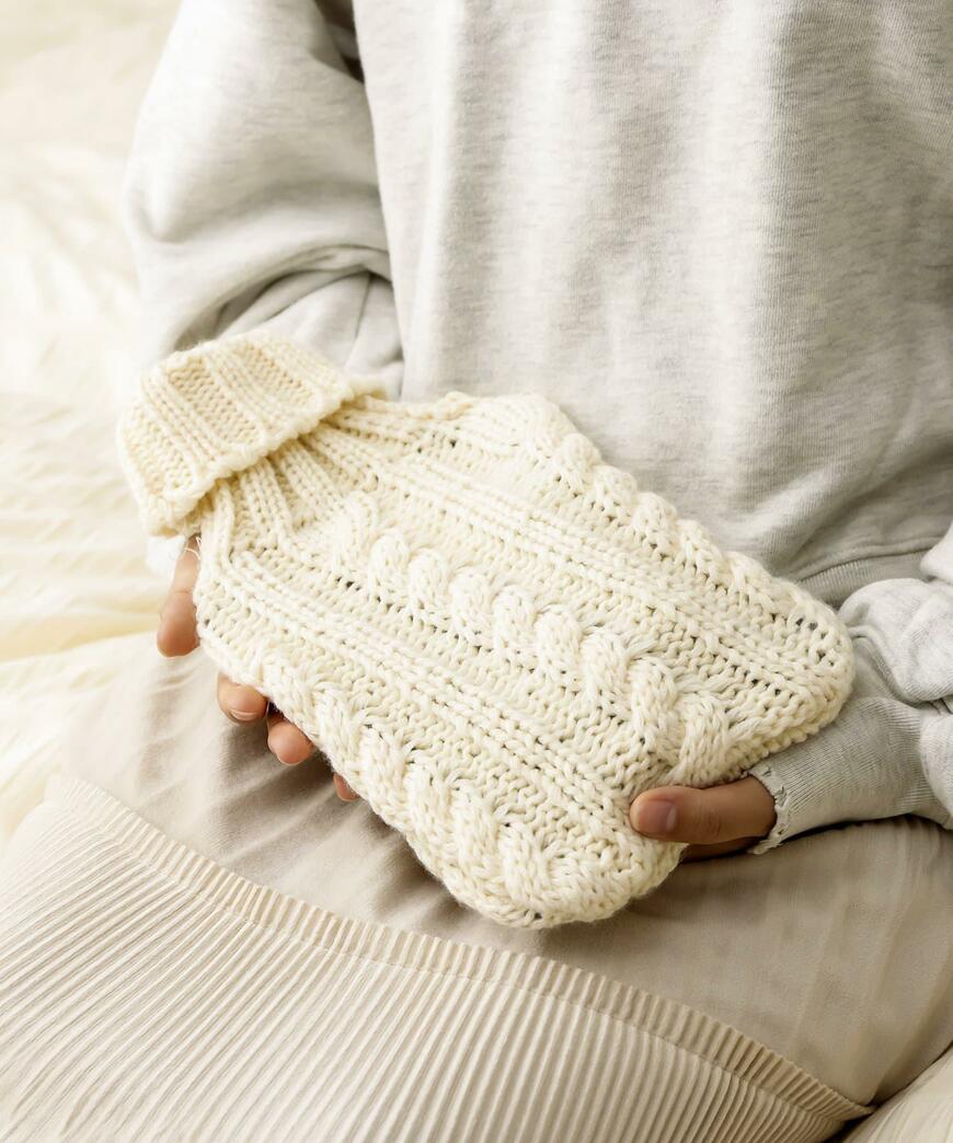 出所：パルグループ公式ファッション通販サイト 3COINS 蓄熱式湯たんぽ