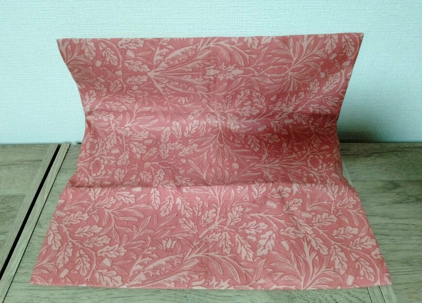 筆者撮影（セリア、クッションカバー ウィリアム・モリス）