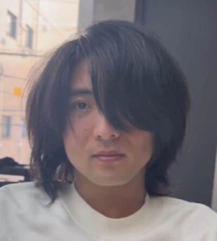 「1年以上髪を切ってない」男性が“2年交際した恋人との同棲”を機に劇的イメチェン！「人ってこんなに変わるんだ」