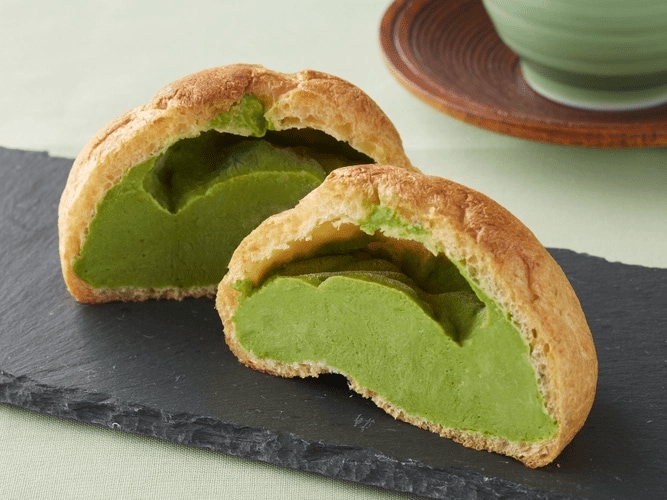 出所：ミニストップ「『天空の抹茶』使用 抹茶推しのための抹茶スイーツ 「しあわせクレープ 天空の抹茶」「天空の抹茶シフォンケーキ」「天空の抹茶シュークリーム」 ３月５日（火）より発売」