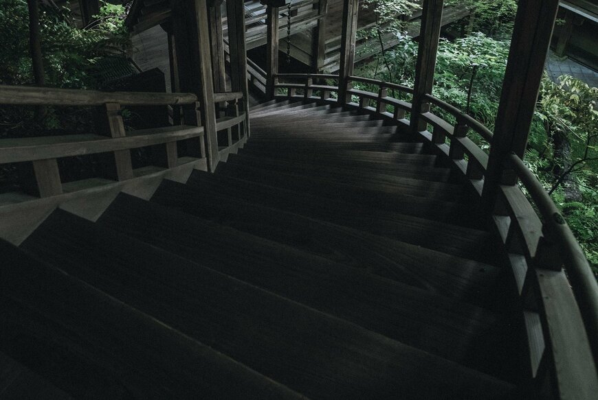これぞ日本建築の美…！京都にある螺旋階段に侘び寂びを感じる【2023年04月アーカイブ】