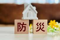 家具の転倒防止対策｜賃貸でもできる地震対策と選び方のポイント