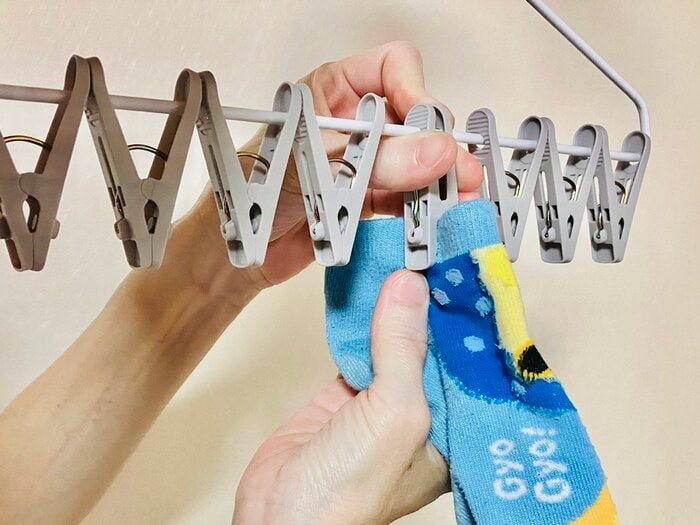 中央あたりから靴下を並べて干してみることに