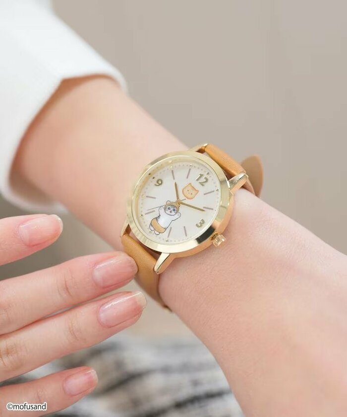 可愛いイラストに癒されるフェイクレザータイプの腕時計