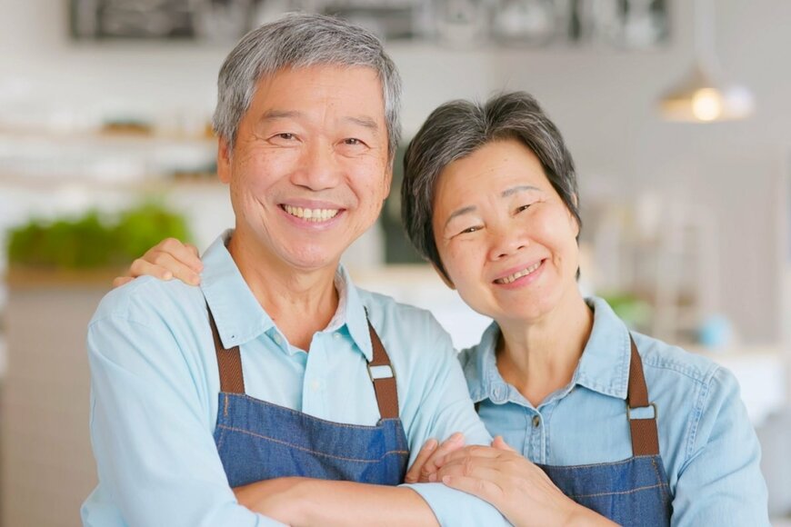 【シニア】70歳代「貯蓄100万円未満」夫婦世帯の割合は？年齢別「厚生年金・国民年金」平均月額まとめ