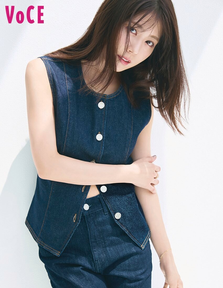 出所：株式会社講談社「VOCE9月号、増刊はROIROMの浜川路己が初の単独表紙！通常版表紙は有村架純！ほか、白石聖の「美容医療級メイク」、田村保乃の「夏から楽しむ新色メイク」水上恒司８か月ぶりにVOCE降臨など！」