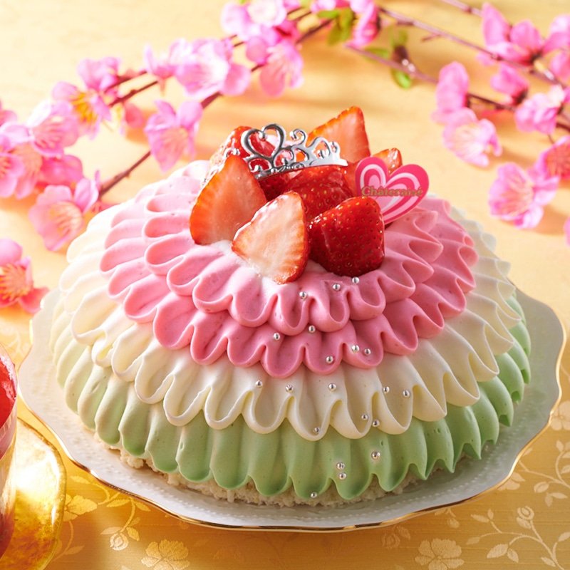 【きらぴ香苺のフリルデコレーション15cm】3888円（税込）