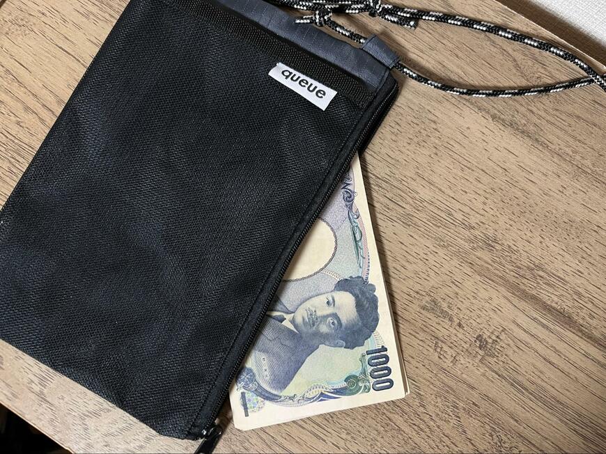 セリア、サコッシュ 縦型チェック約12.5×19cm画像