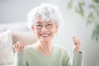 【おひとりさま】65歳からの年金生活、1カ月の生活費は平均いくら？現役時代の働き方で老後の年金にどれほどの「差」が出る？